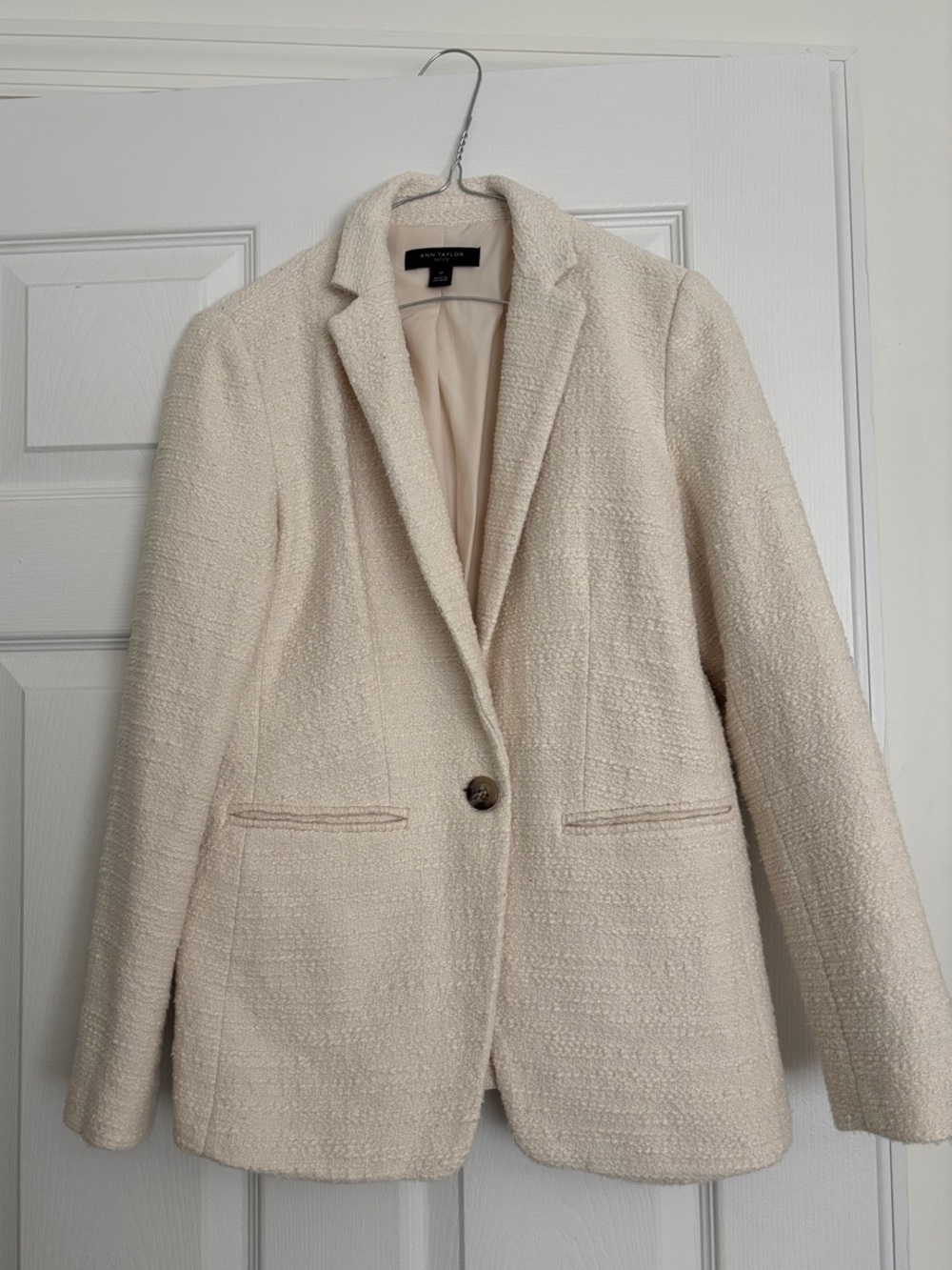 Ann Taylor Cream Textured Single-Button Blazer